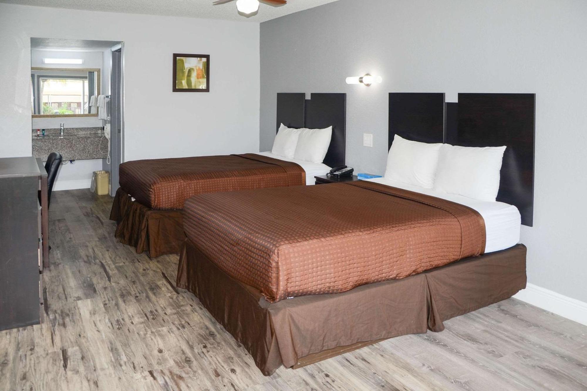 Rodeway Inn Sun City Center Kültér fotó