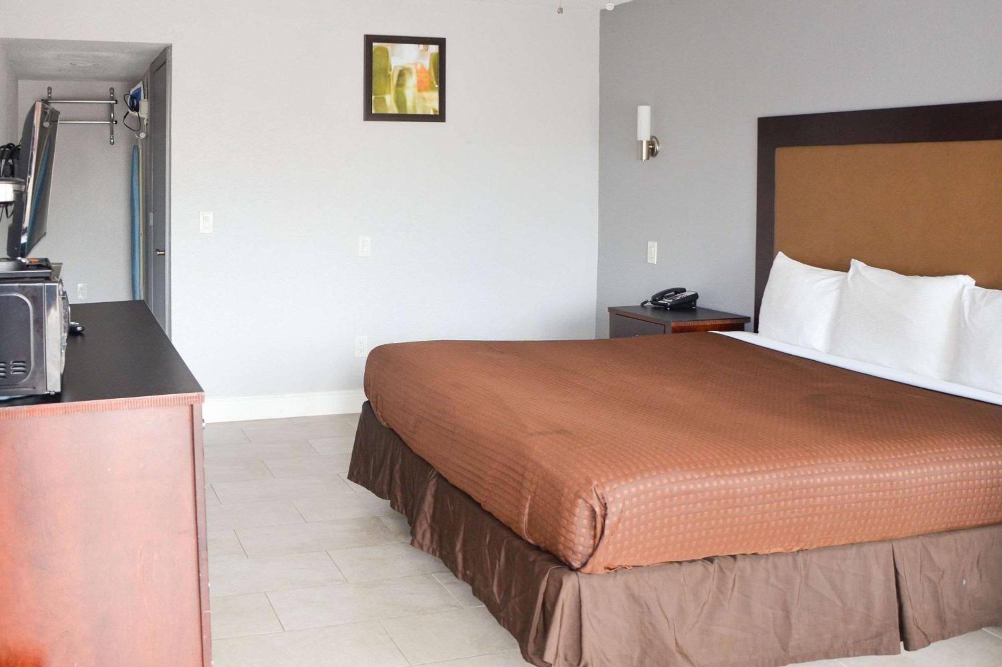 Rodeway Inn Sun City Center Kültér fotó