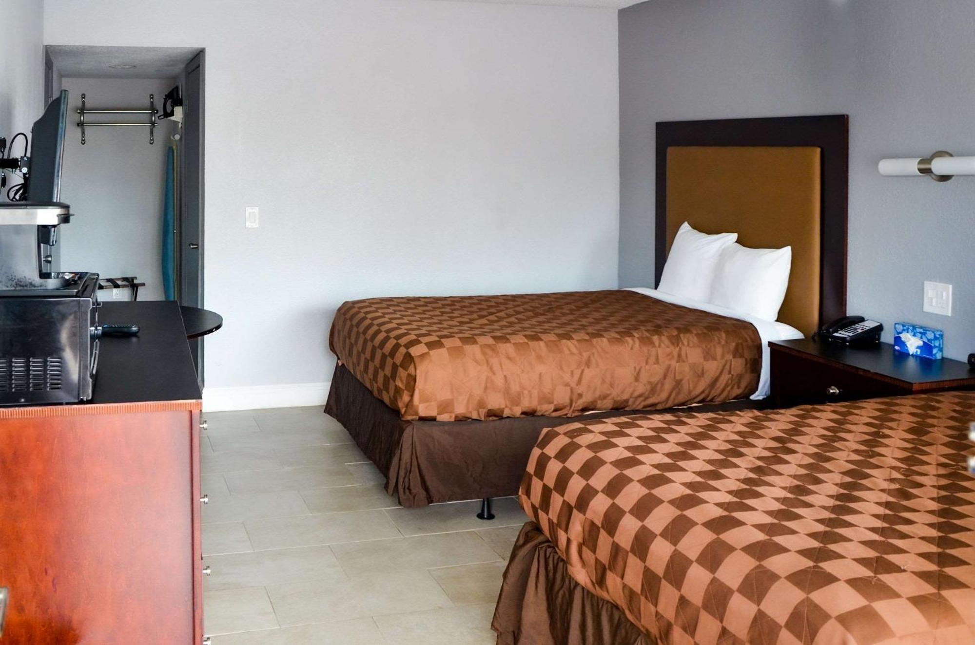 Rodeway Inn Sun City Center Kültér fotó