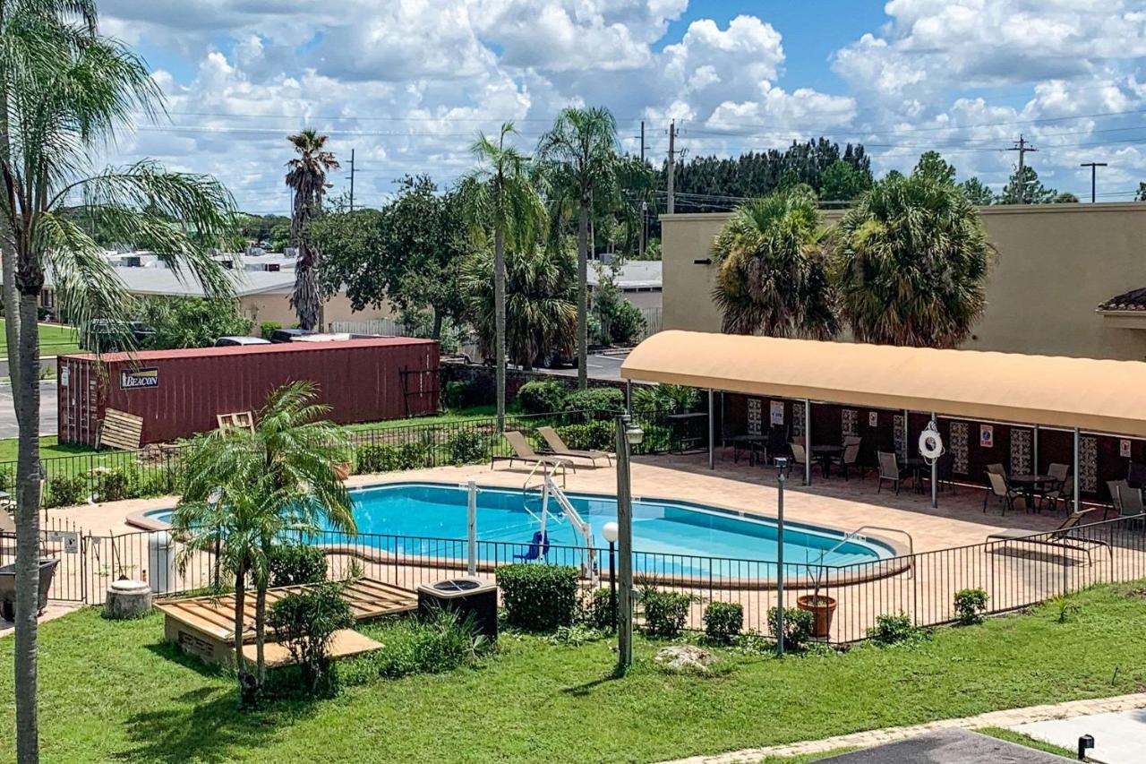 Rodeway Inn Sun City Center Kültér fotó